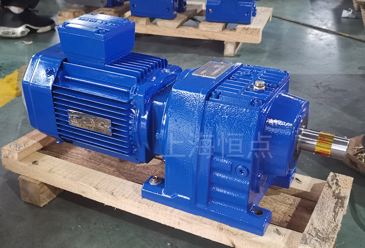 R47系列減速機配電機，藍色油漆實物照片