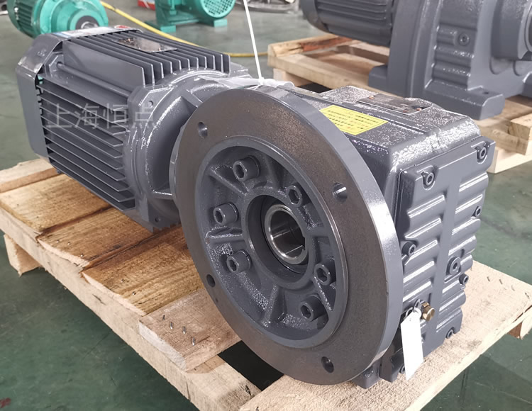 KAF67減速機 輸入配電機 輸出通孔+右輸出法蘭 實物圖 -恒點原創