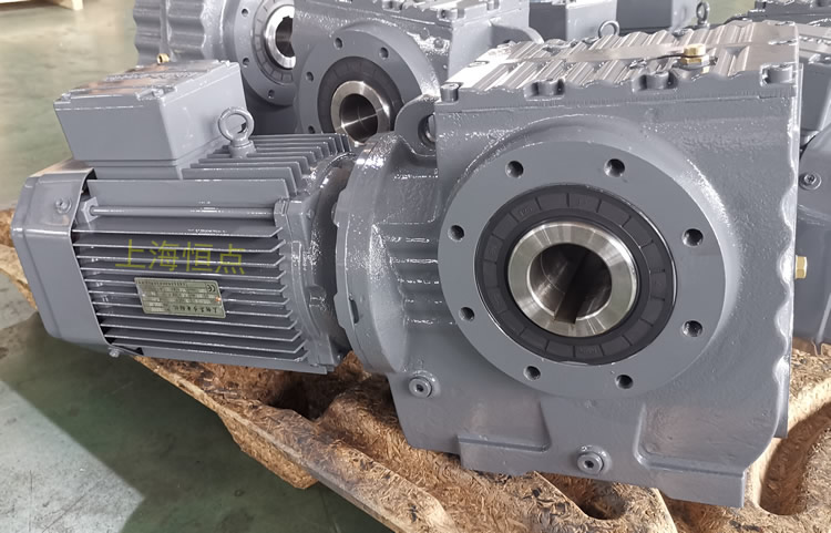 SA77系列減速機輸入配電機，輸出通孔，常用件實物圖