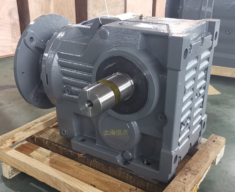 K97減速機，輸入配電機法蘭端蓋，右輸出單軸，實物圖如下